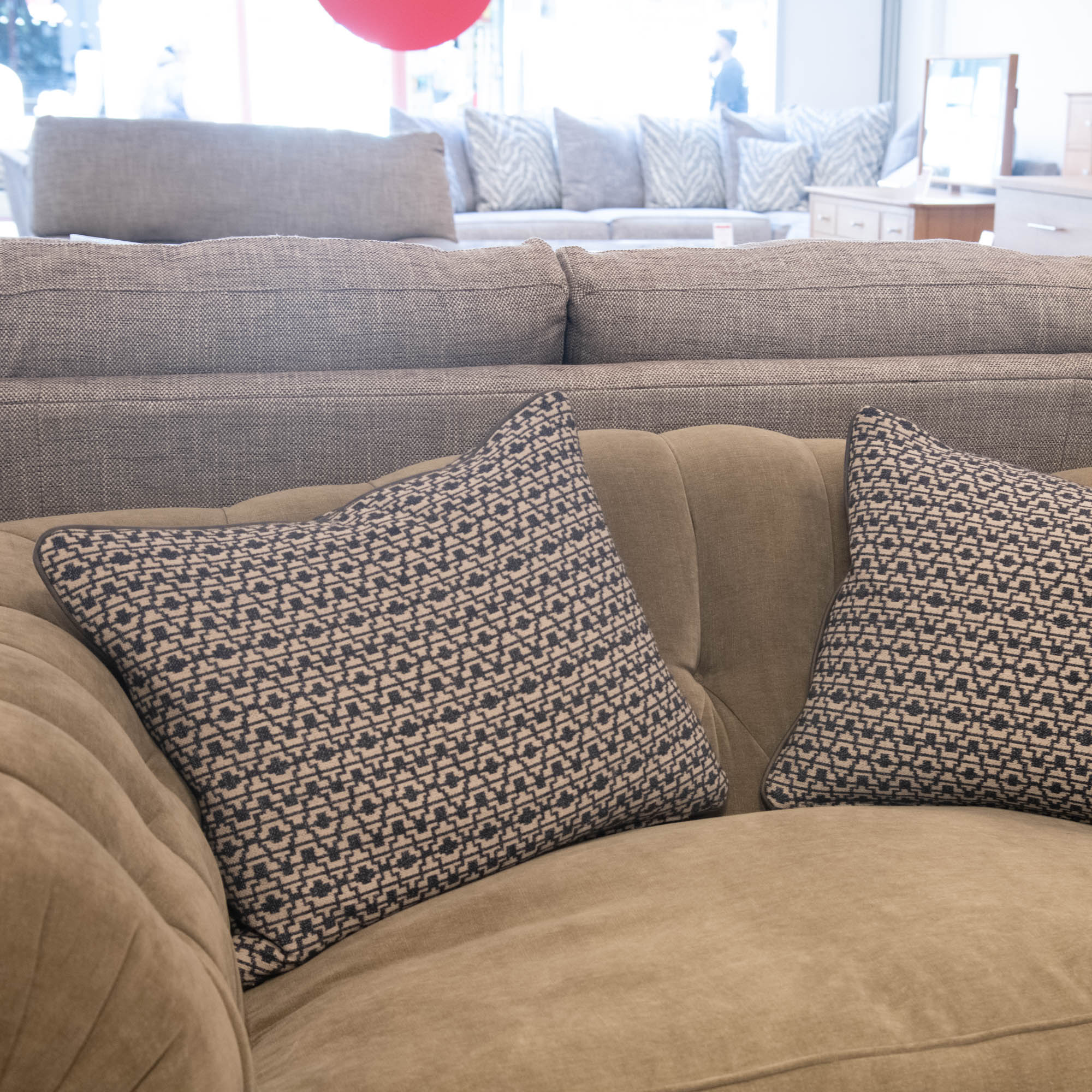 Vivaldi - Small Sofa, Leather - Item as Pictured