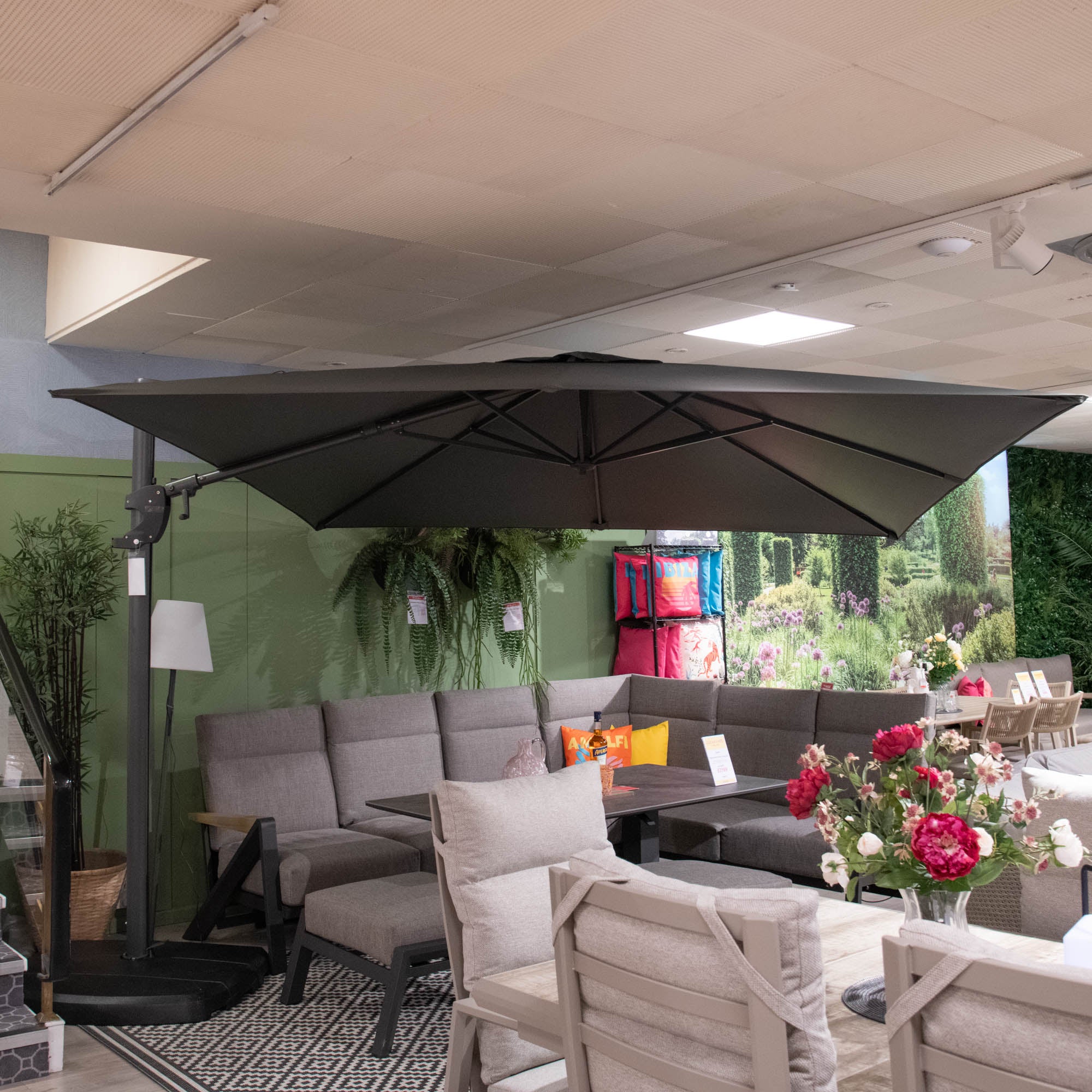 Biarritz - Parasol with Cover, Sand & Water Base - Item as Pictured