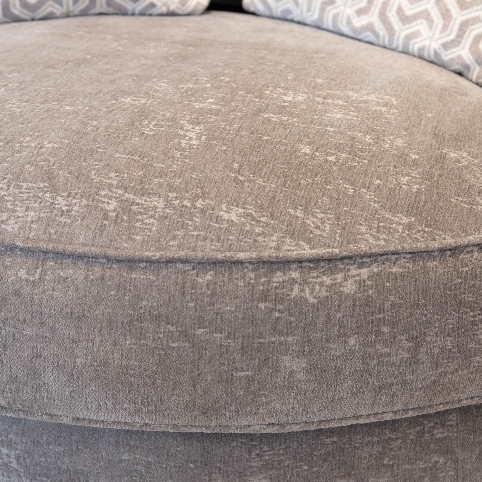 Dallas - Swivel Chair - Item as Pictured