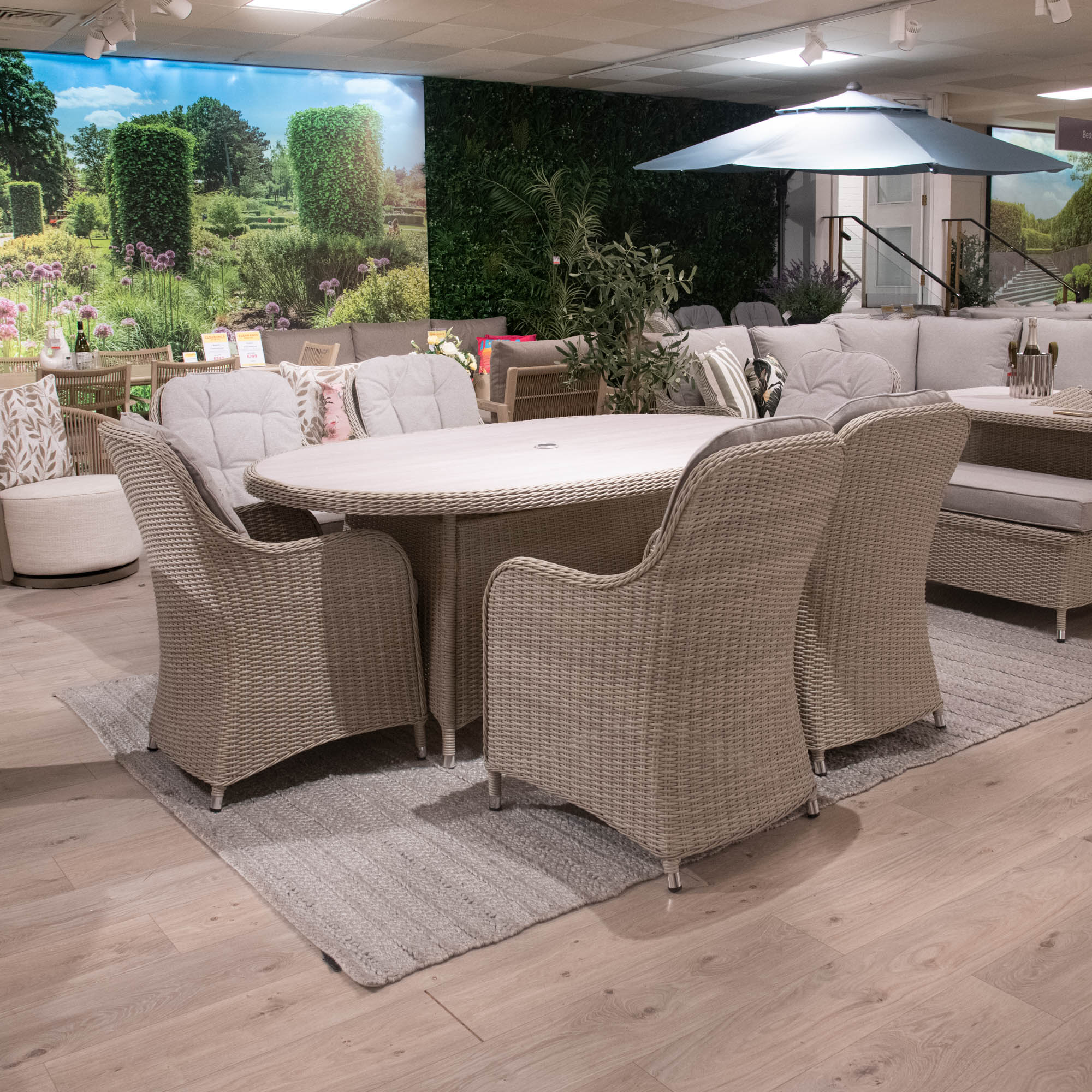 Pebble Beach - 6 Seat Garden Dining Set & Dining Table - Item as Pictured