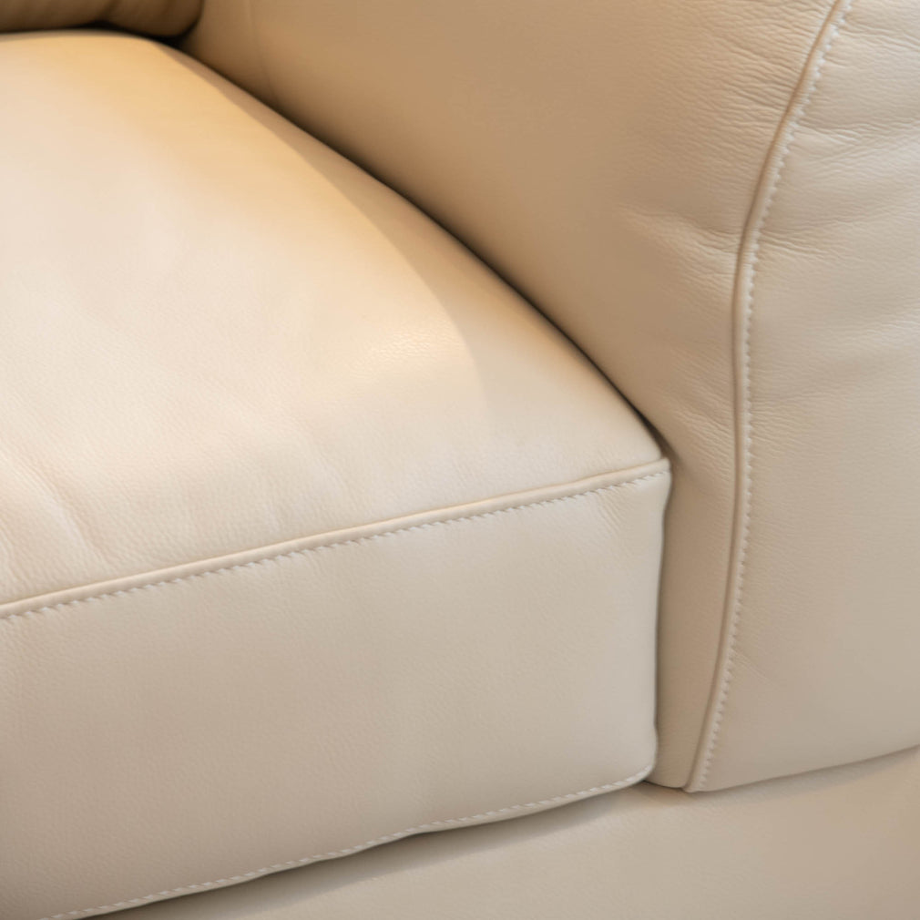 Ellington - 1.5 Snuggler Chair, Pebble Leather - Item As Pictured