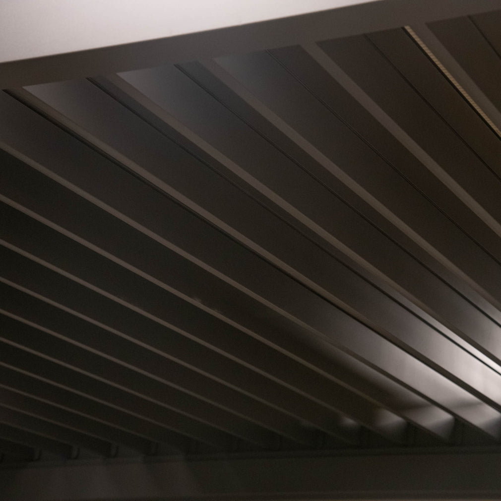 Palm Beach - 4m x 3m Rectangular Pergola In Grey Aluminium Including 2 Privacy Screens - Item as Pictured