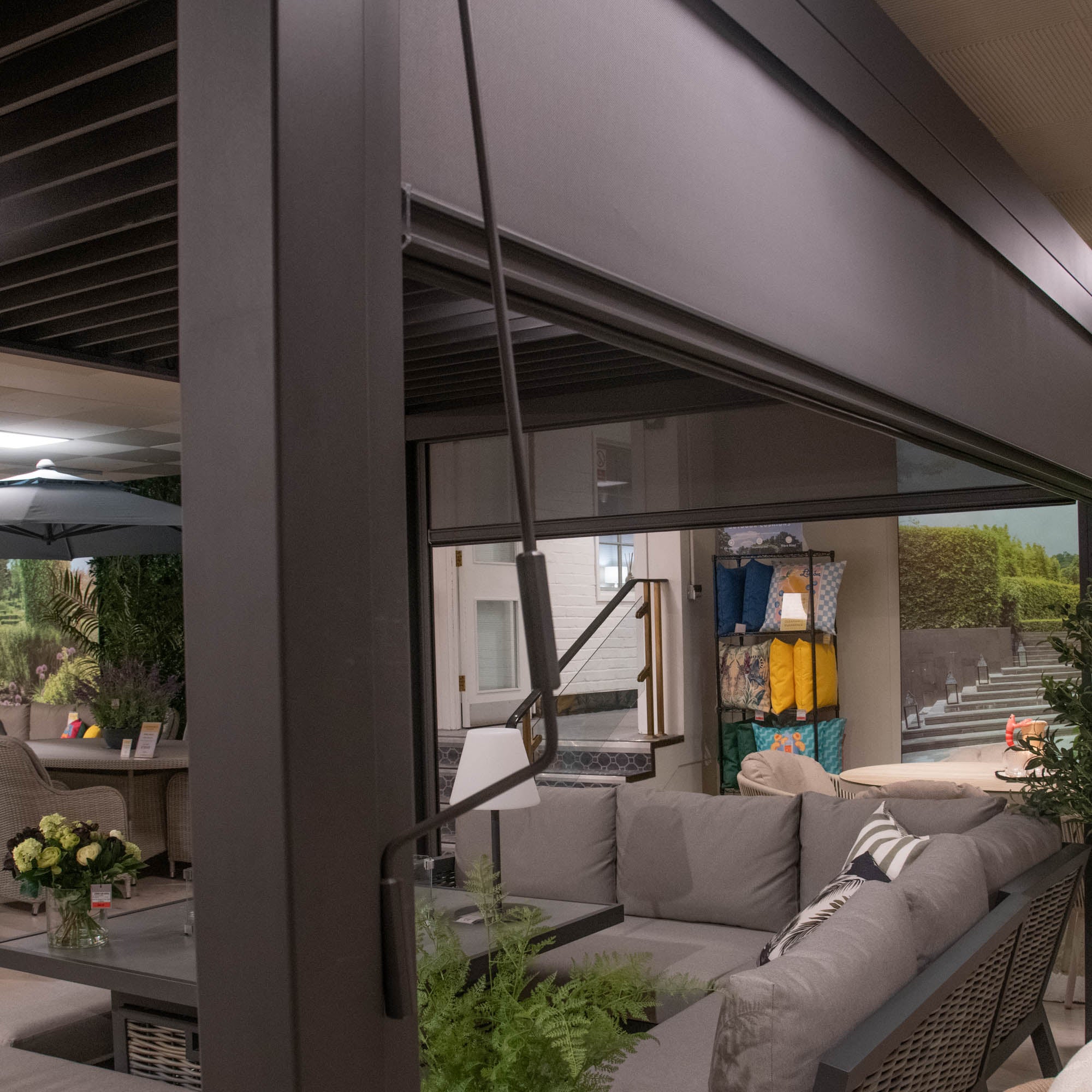 Palm Beach - 4m x 3m Rectangular Pergola In Grey Aluminium Including 2 Privacy Screens - Item as Pictured