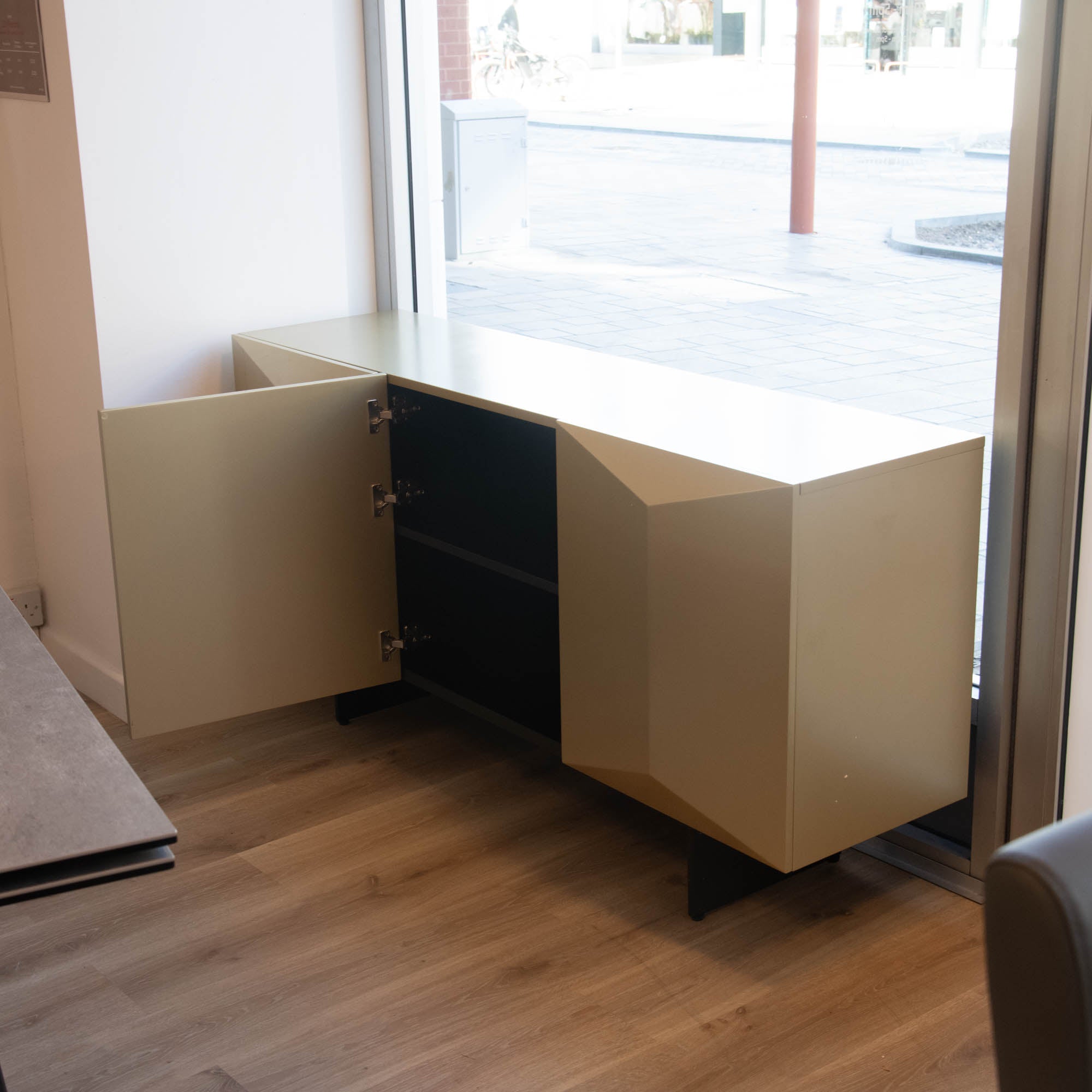 Boutique - 3 Door Sideboard, Ceramic - Item as Pictured