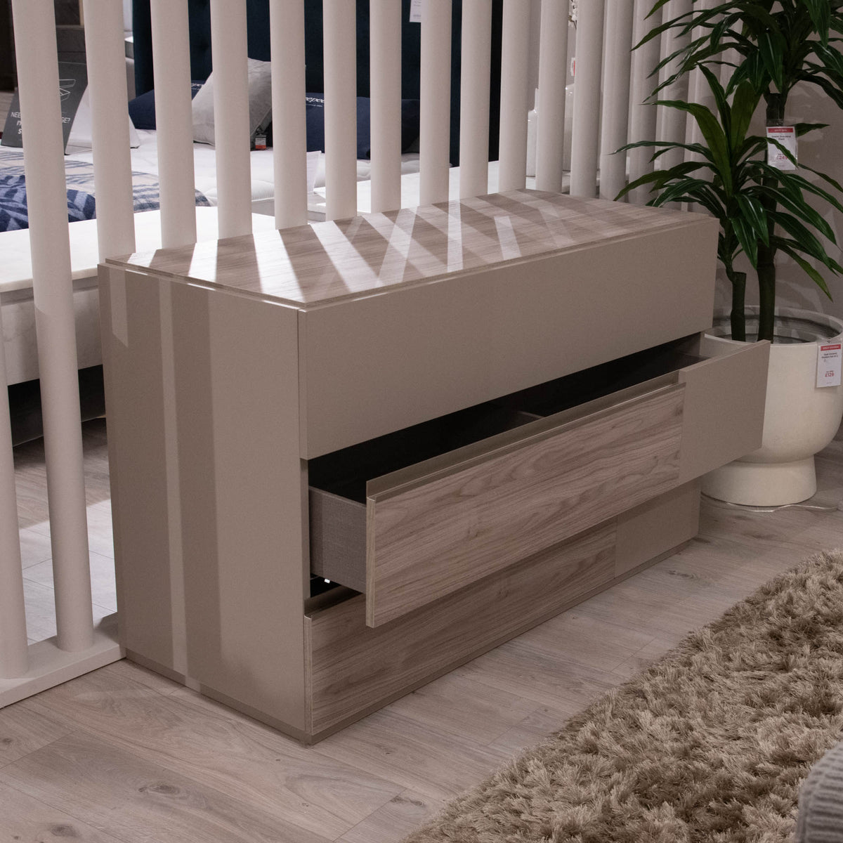 Stratus - 3 Drawer Dresser - Item As Pictured