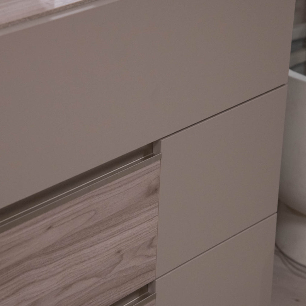 Stratus - 3 Drawer Dresser - Item As Pictured