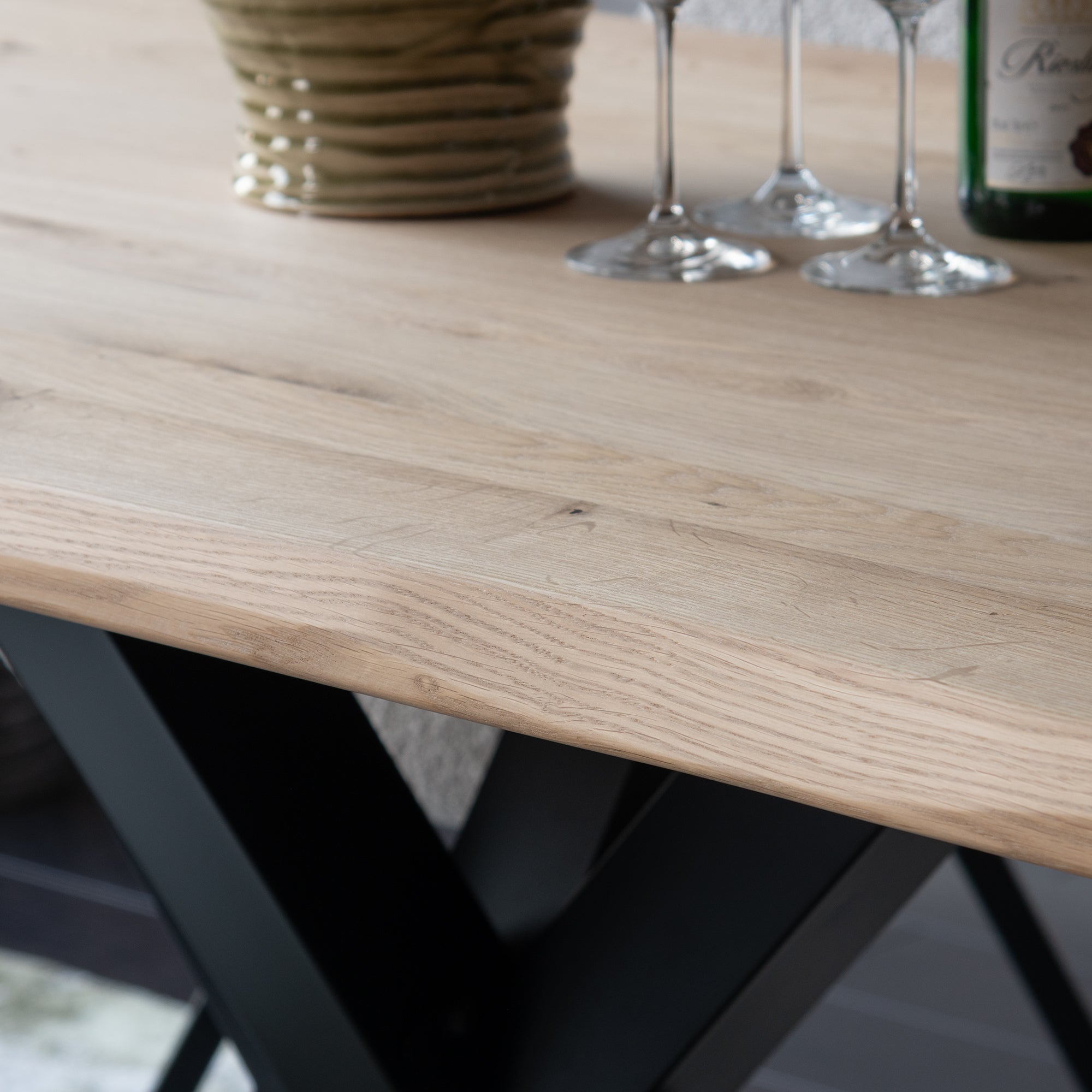 Acorn - Dining Table With Natural Edge, 140cm