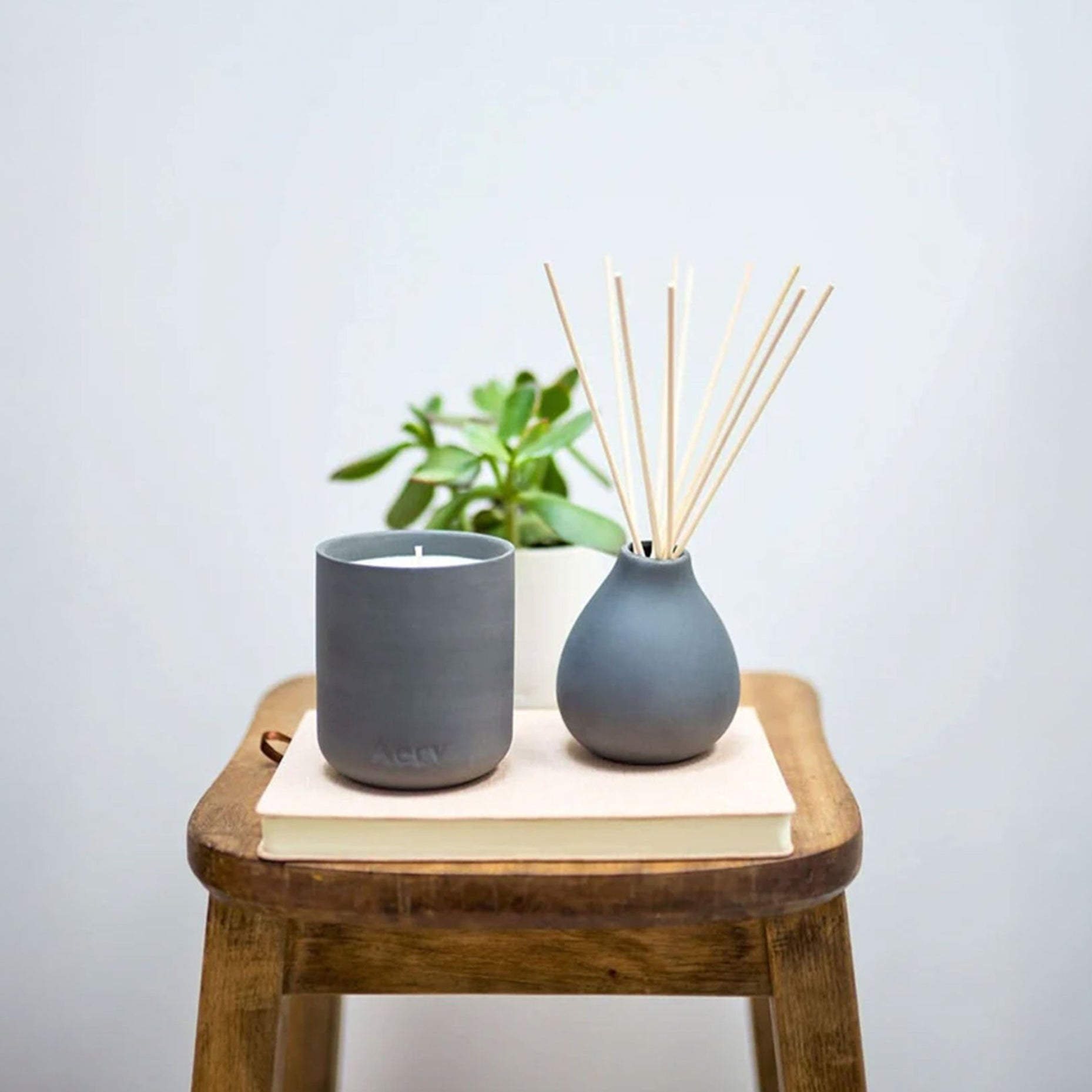 Aery - Indian Sandalwood Reed Diffuser 200ml