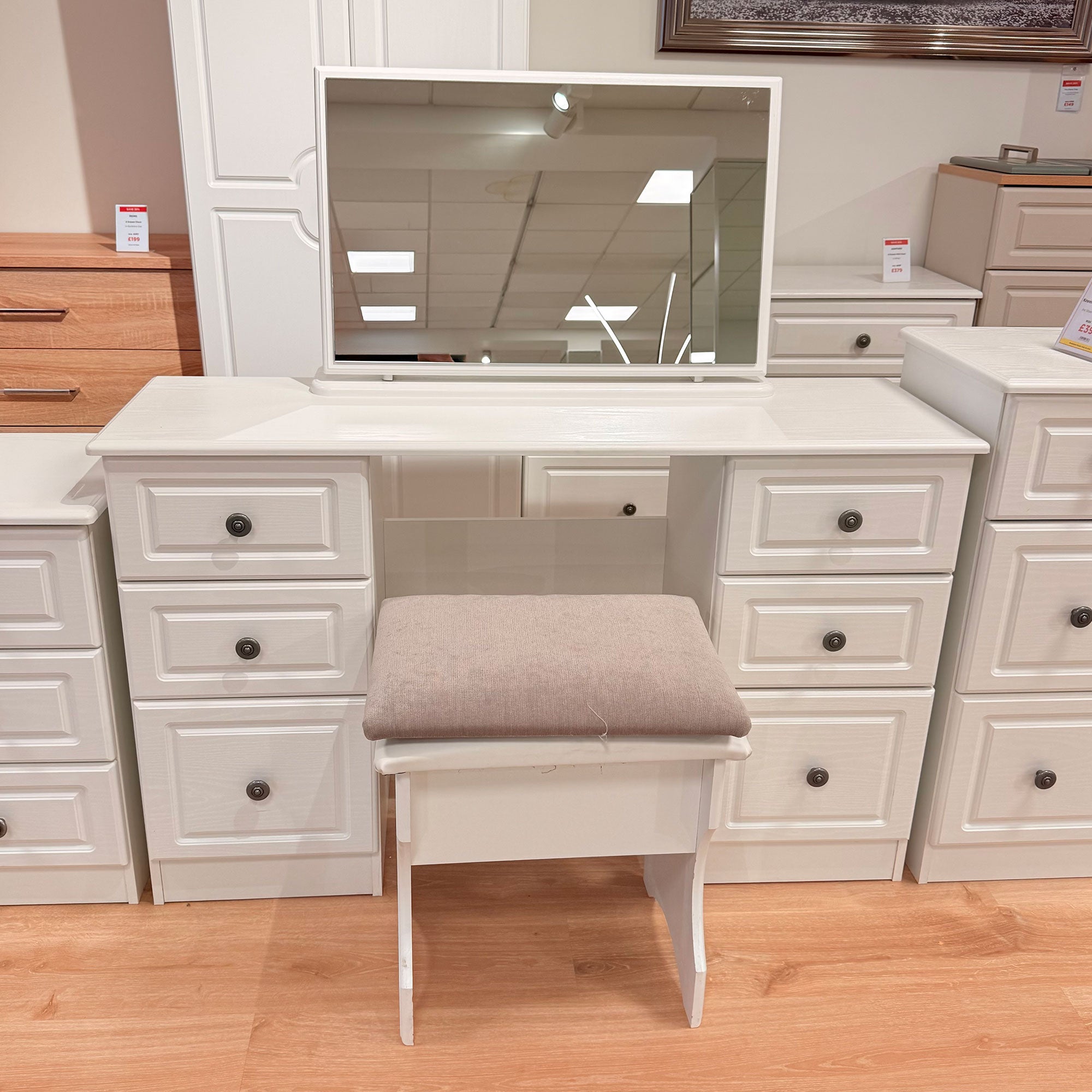 Ashford - Dressing Table In White - Item As Pictured