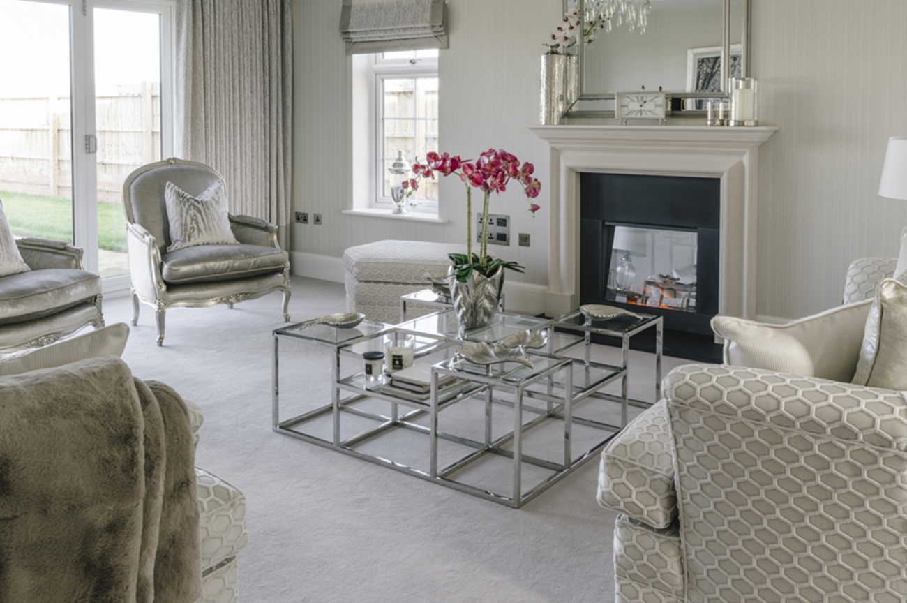 Date: October 2018 Location: Goffs Oak, Hertfordshire Rooms: Living Dining Area
Fishpools’ Interior Designer Katie Watson created this beautiful glamorous family home.
