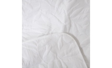 Serene Luana Pinsonic White Bedspread