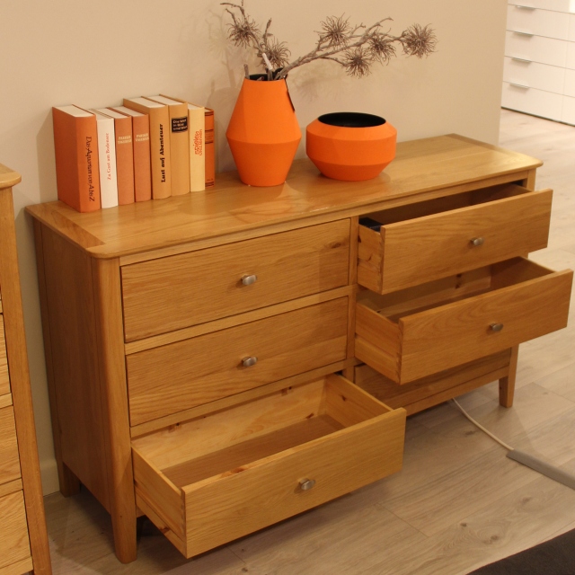 Chest of 6 Drawers  - Item As Pictured - Kenwood
