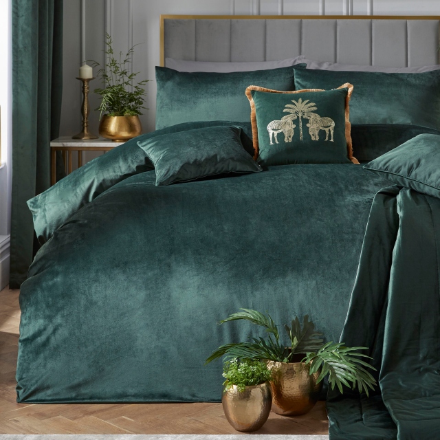 Quilted Chic Green Bedspread - Laurence Llewelyn-Bowen