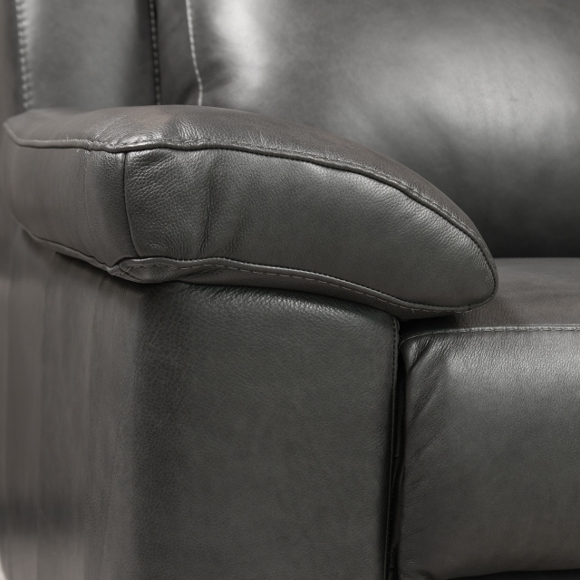 Chair In Leather - Ostuni