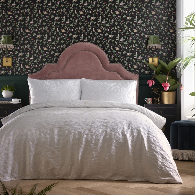 Wedgwood Wild Strawberry Bedding Collection