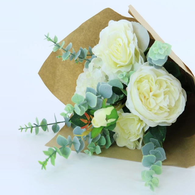 Rose & Hydrangea Bouquet White