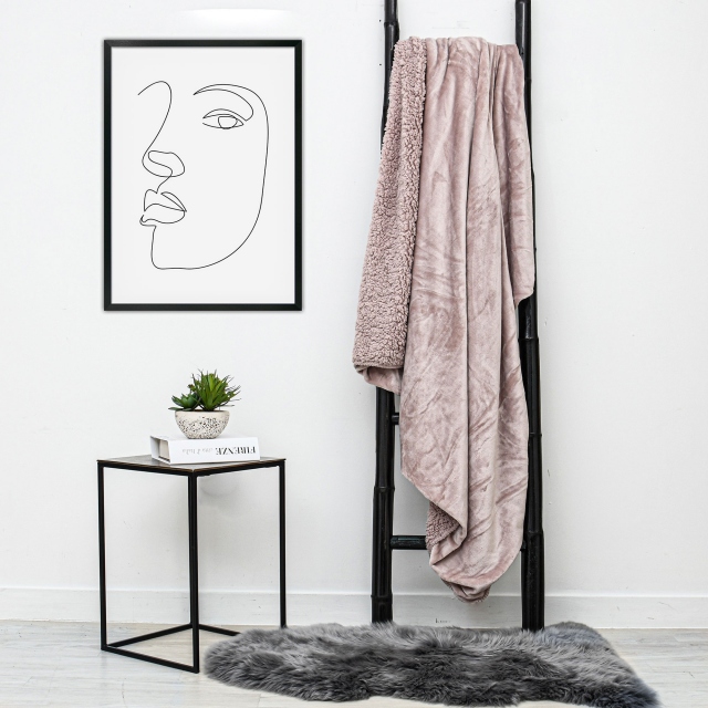 Cosy Pink Throw