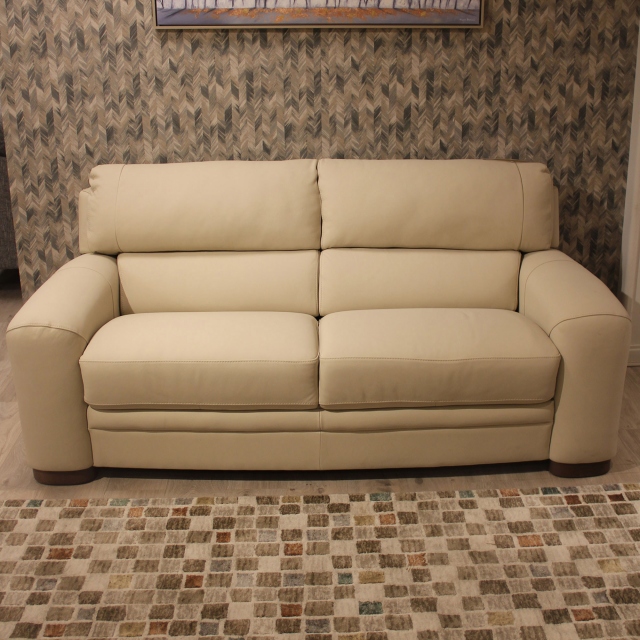 2.5 Seat Sofa In Leather - Item as Pictured - Giovanni