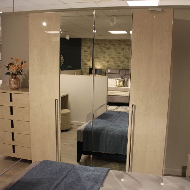 4 Door Mirrored Wardrobe In Cream High Gloss - Item As Pictured - Venice
